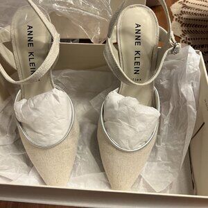 Anne Klein dress shoe